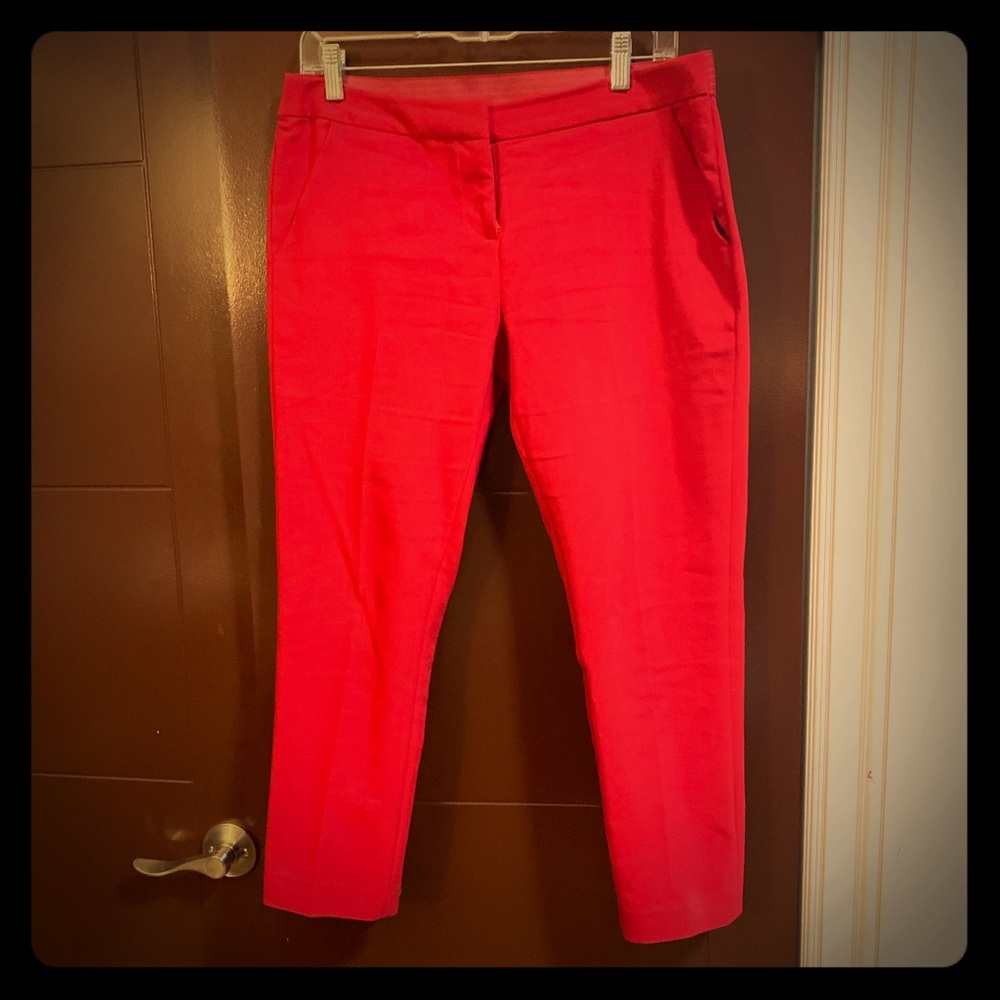 Amanda & Chelsea Red Capri Trousers